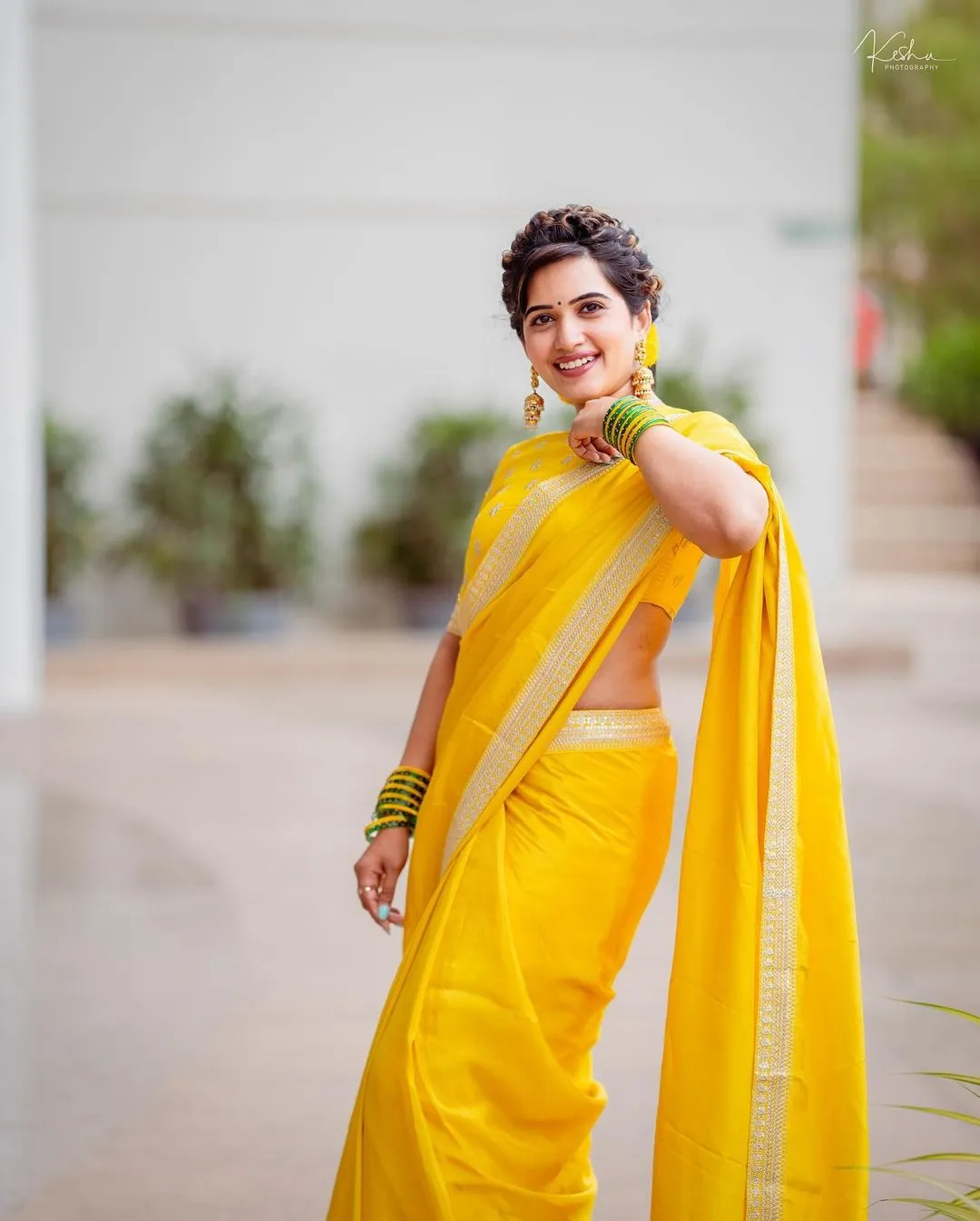 TOLLYWOOD ACTRESS SRAVANTHI CHOKARAPU IMAGES IN YELLOW SAREE BLOUSE 5